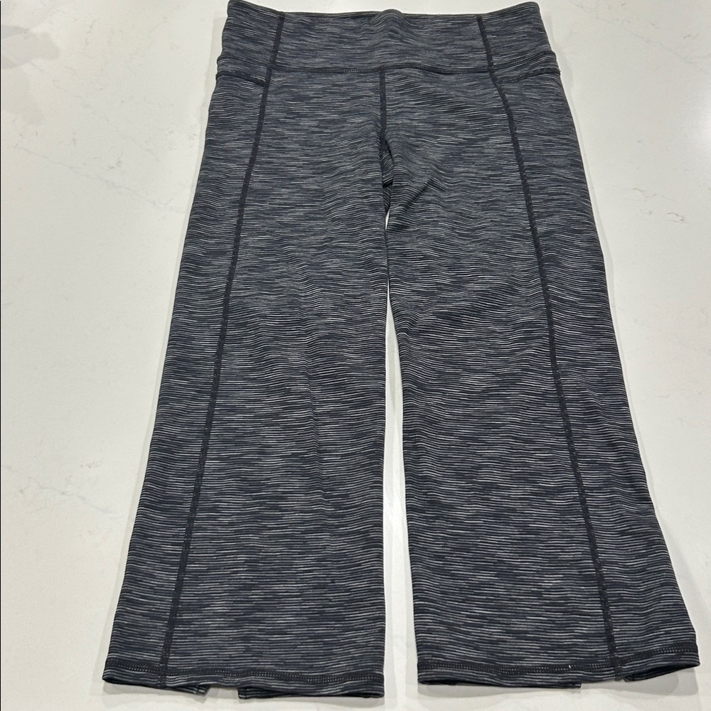Athleta Energy Power Up Capri Leggings